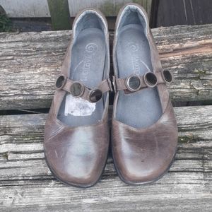Naot leather shoes Size 9 Made in Israel